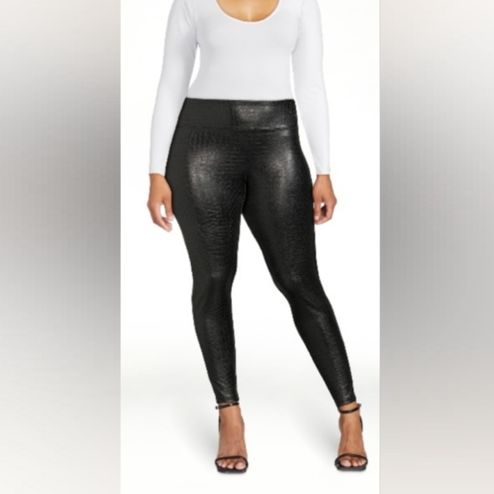 Scoop Women's Faux Leather Embossed Croc Leggings Black Large